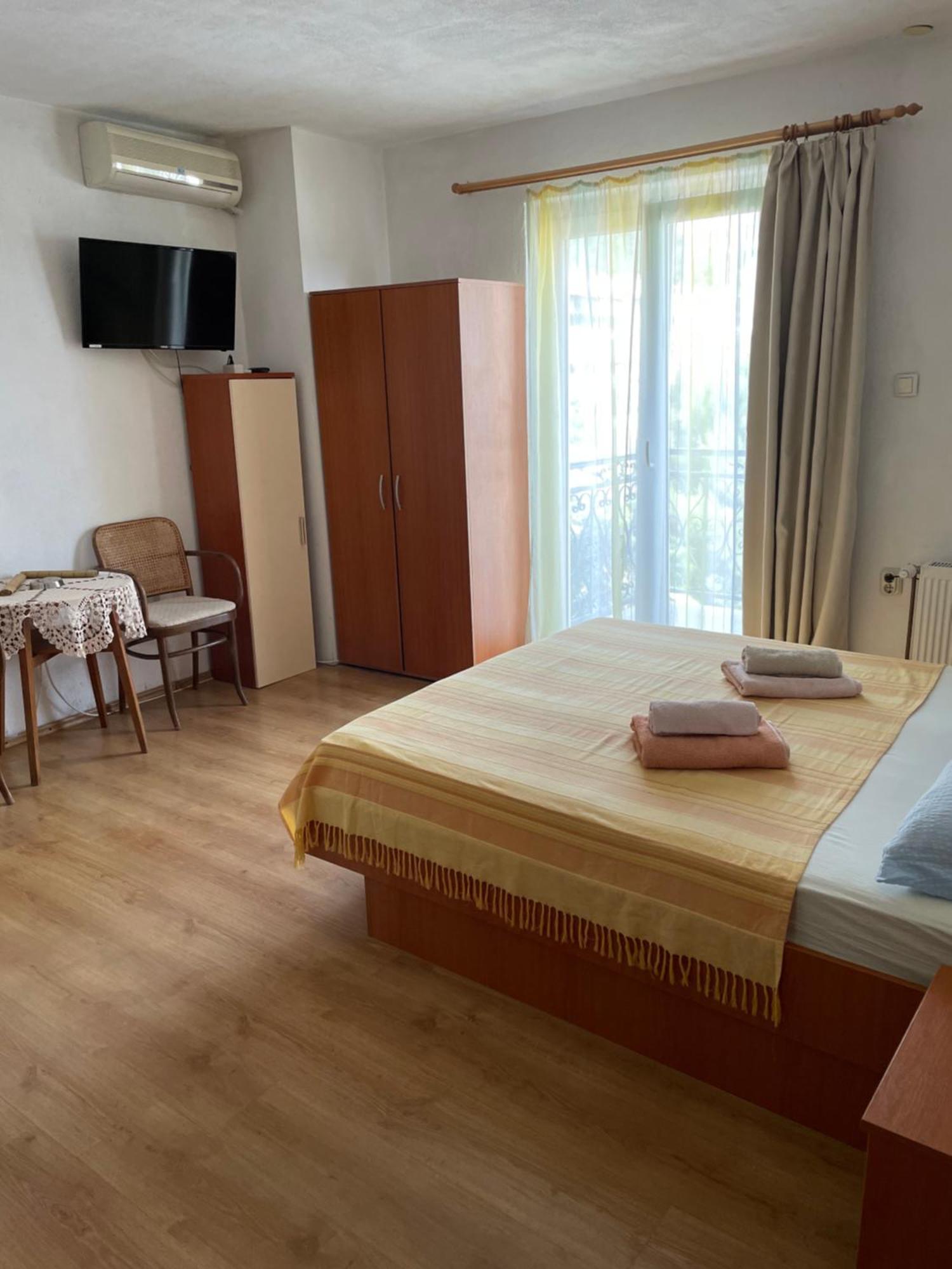 Leilighet Apartments Villa More